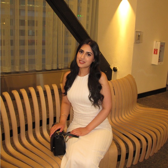 Meet your Posher, Noor - Picture 1 of 1